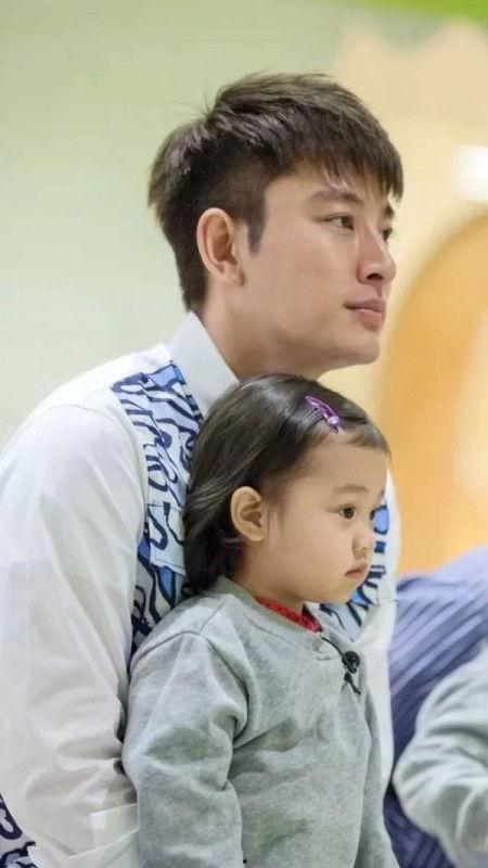 贾乃亮女儿照片,贾乃亮女儿可爱瞬间