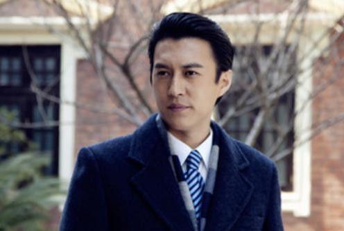 演员靳东的作品,从伪装者到人民的正义的蜕变之路