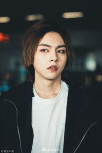 周锐个人资料,多才多艺的作家与创意无限的思想者