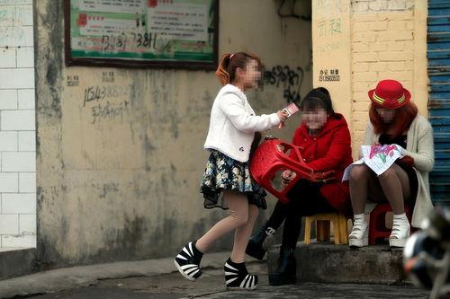 站街女照片,揭秘站街女背后的生活真相