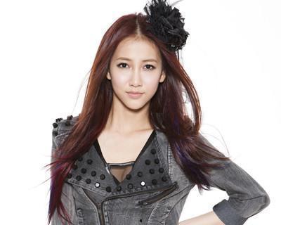 弦子的生活照,揭秘明星日常